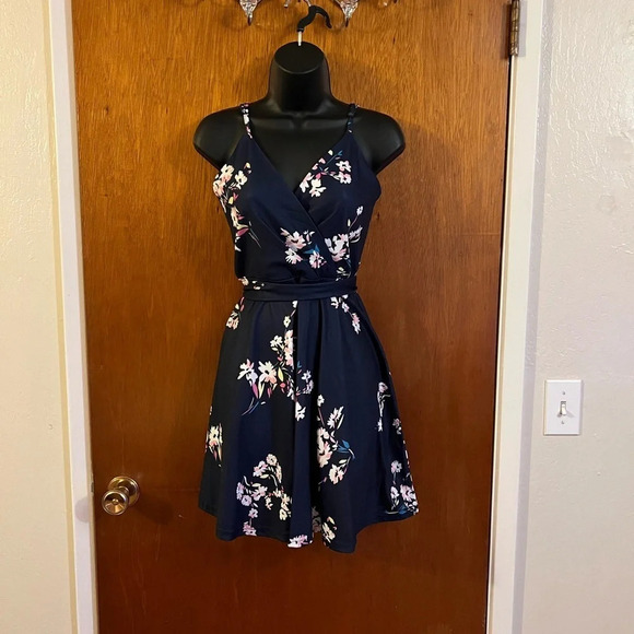 Blue & Floral Dress - Picture 3 of 12